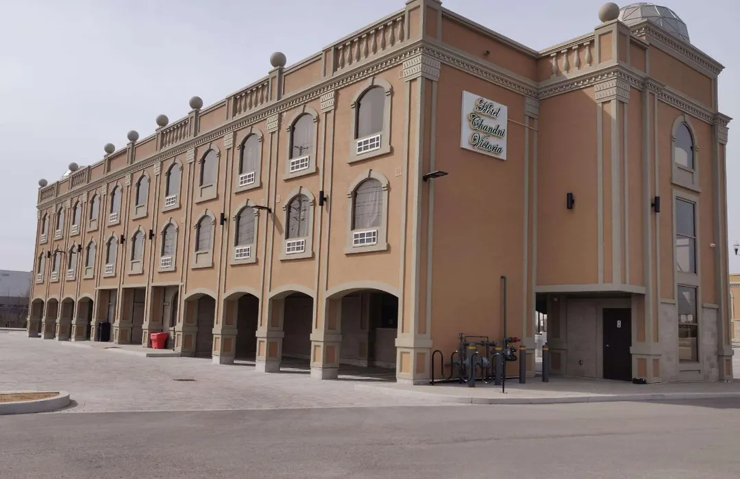 Chandni Victoria (YYZ)