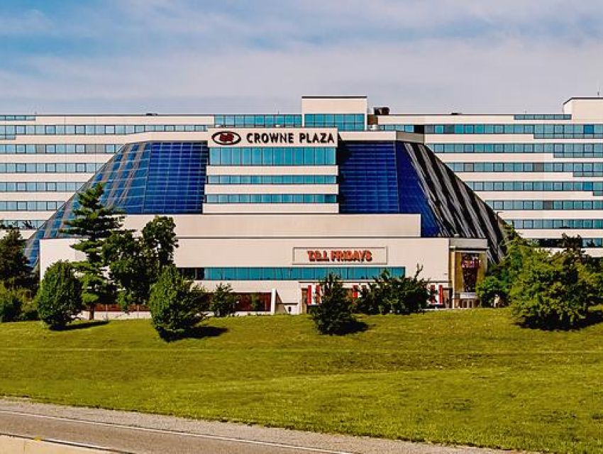 Crowne Plaza Airport (STL)