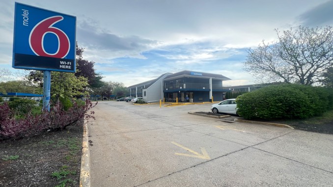Motel 6 Windsor Locks (BDL)