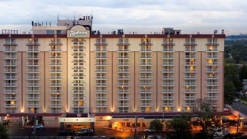 DoubleTree by Hilton, formerly Radisson (JFK)